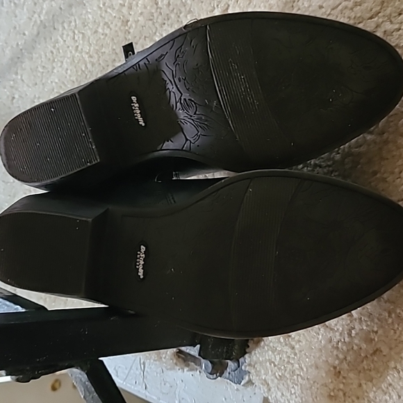 Accessories - Picture 4 of 5